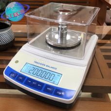 Cân phân tích 3 số 500g/ 0.001g Stech International PR-5003