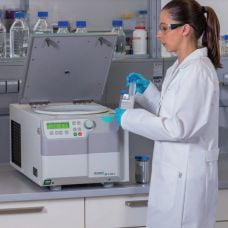 Máy ly tâm đa năng  Rotor 4 ống 85ml 18.000 vòng/phút HERMLE Z 326